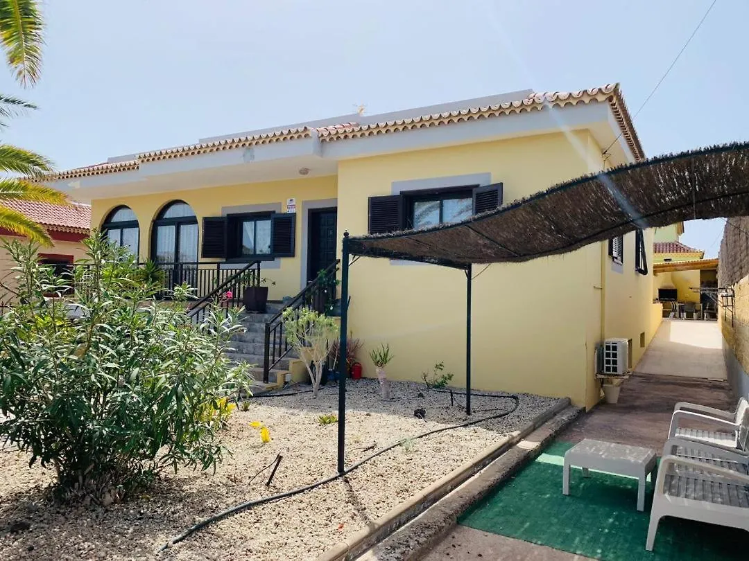 Vivienda Vacacional Tinizara Arona  İspanya